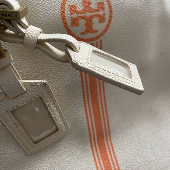 Beautiful Tory Burch leather zip up tote Like New